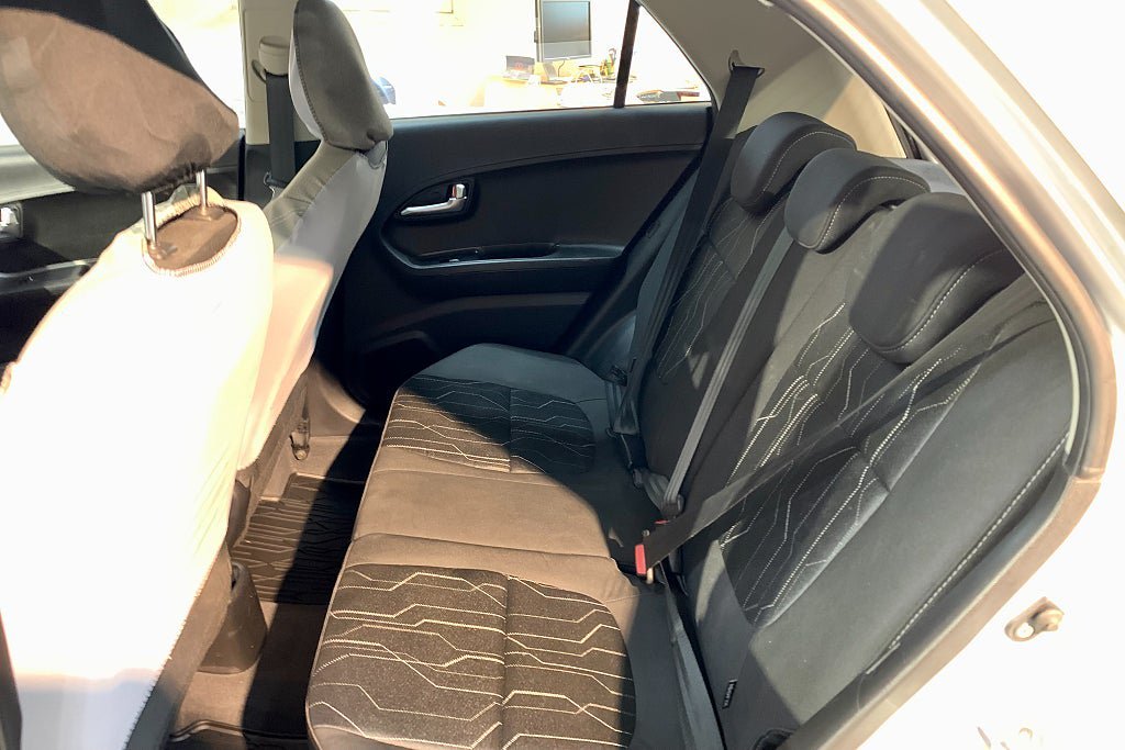 Vehicle Image 11
