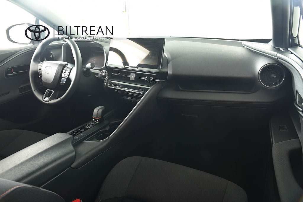 Vehicle Image 12