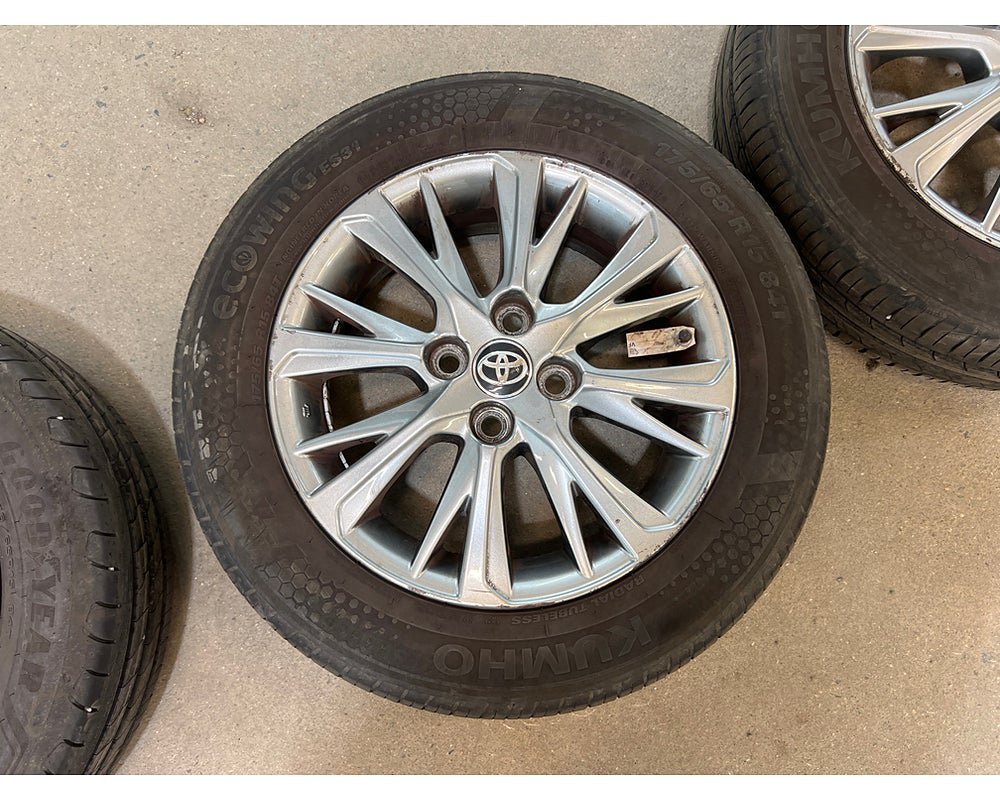 Vehicle Image 8