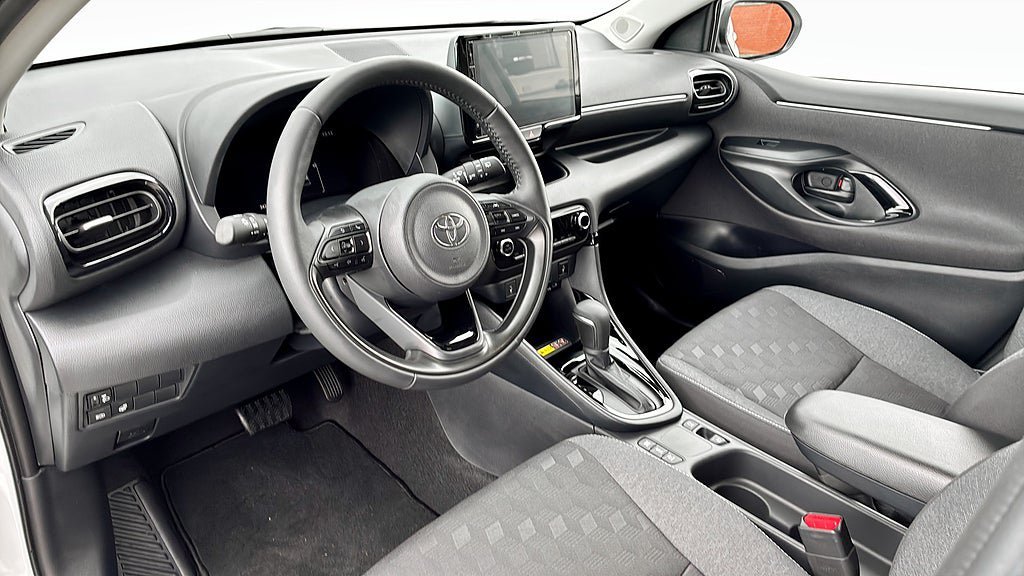 Vehicle Image 7
