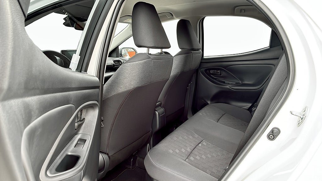 Vehicle Image 11