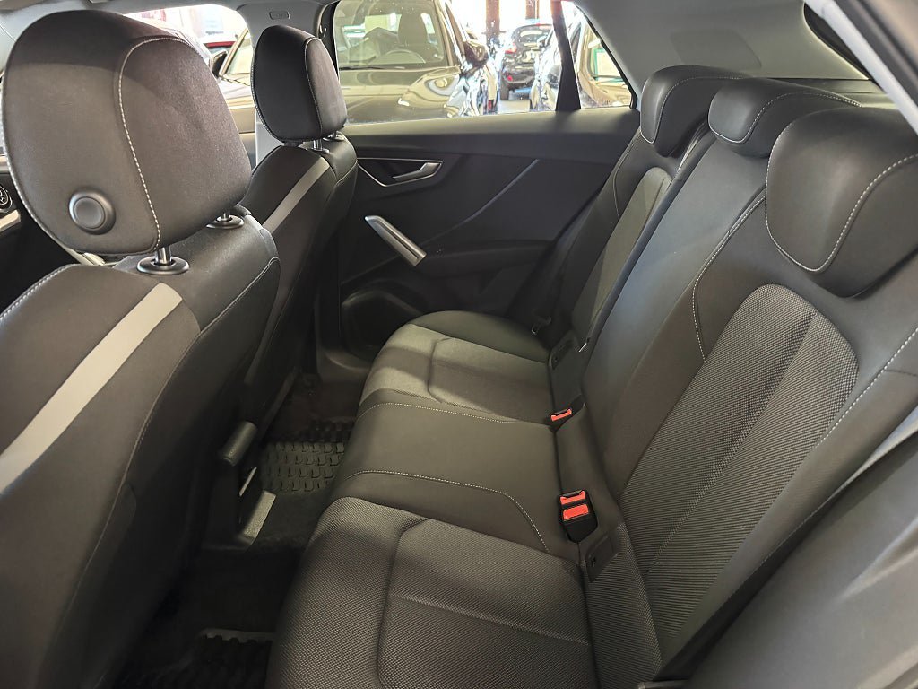 Vehicle Image 19