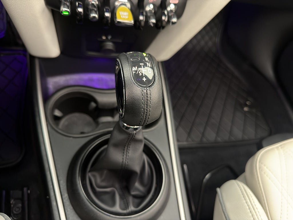Vehicle Image 23