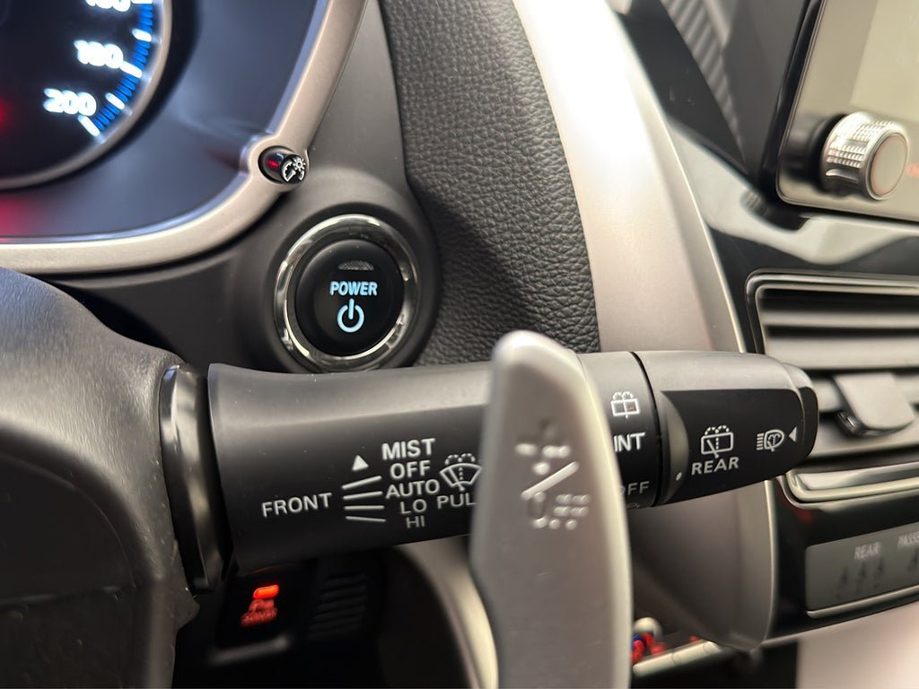 Vehicle Image 25