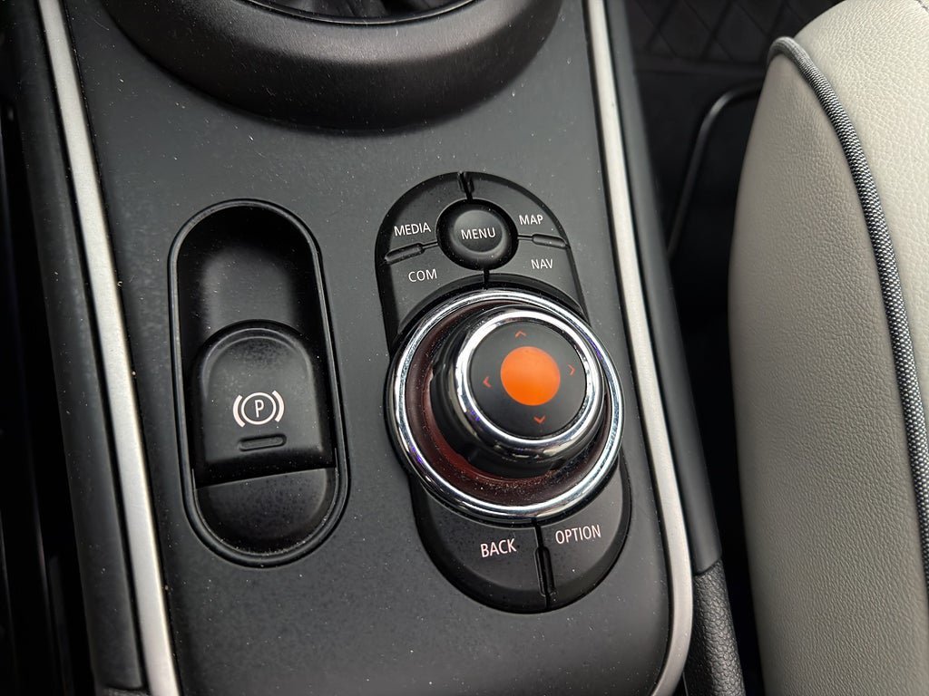 Vehicle Image 24
