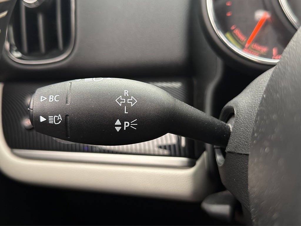 Vehicle Image 28