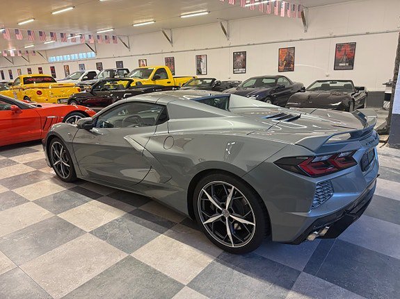 Vehicle Image 9