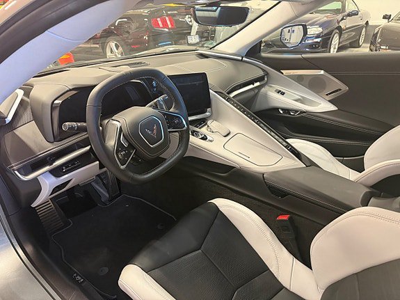 Vehicle Image 18