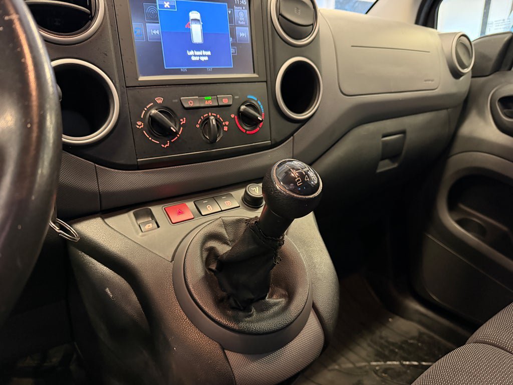 Vehicle Image 13