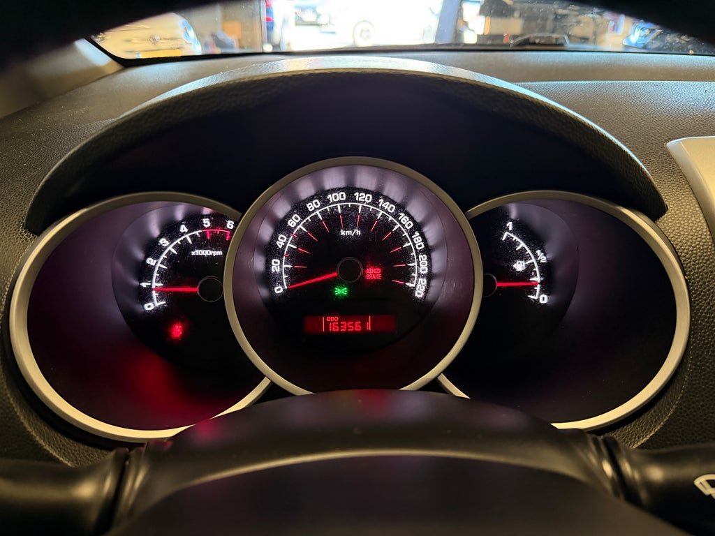 Vehicle Image 12
