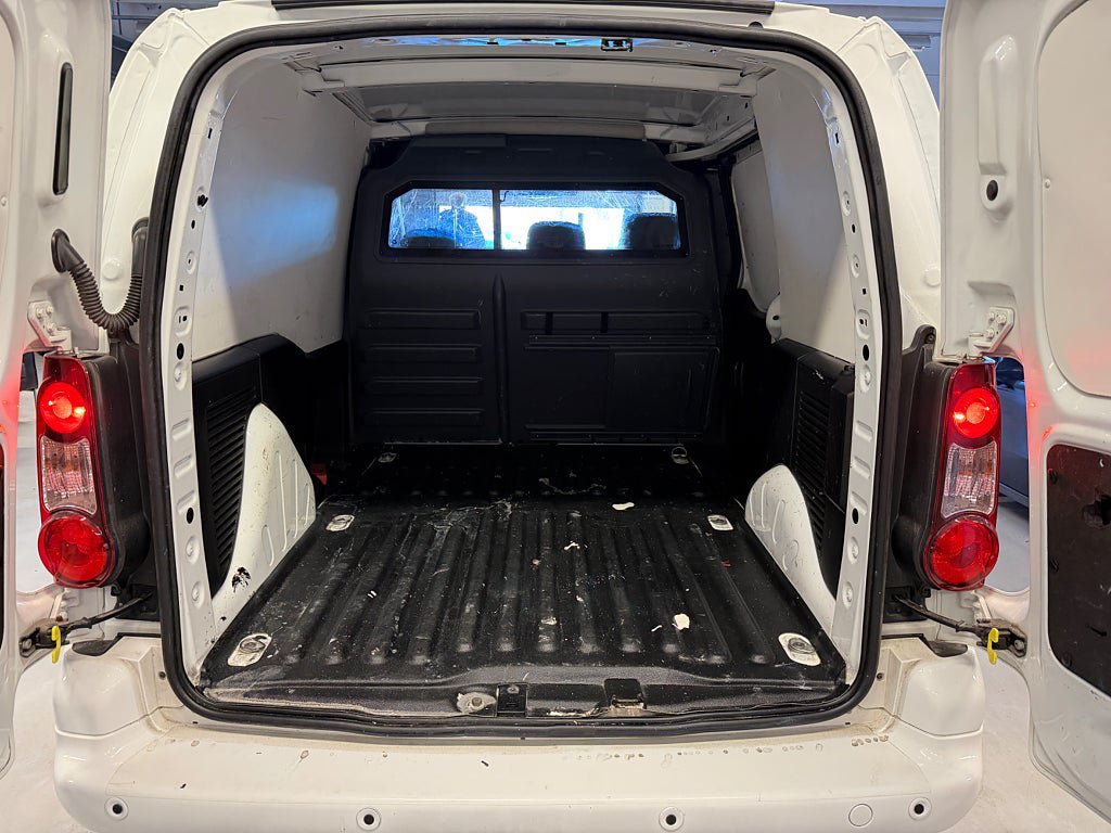 Vehicle Image 19