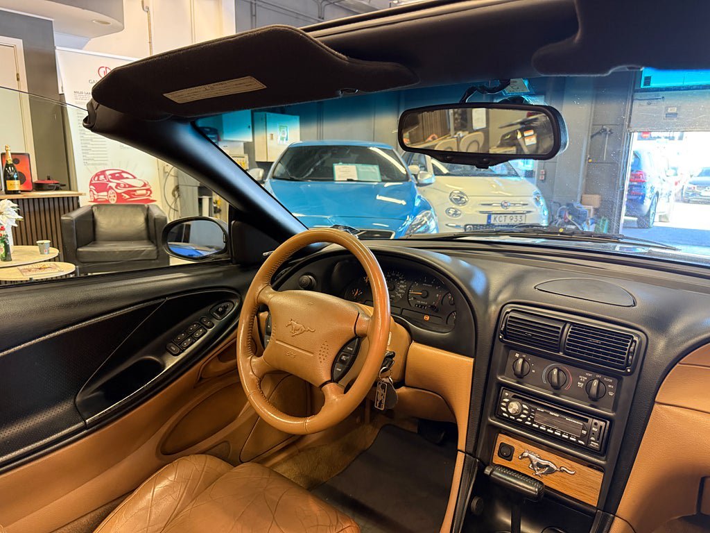 Vehicle Image 23
