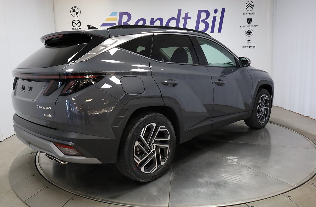 Vehicle Image 15
