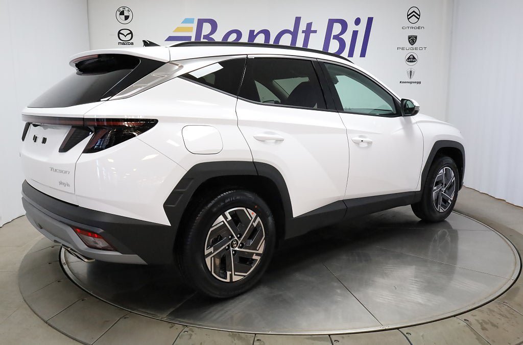 Vehicle Image 13
