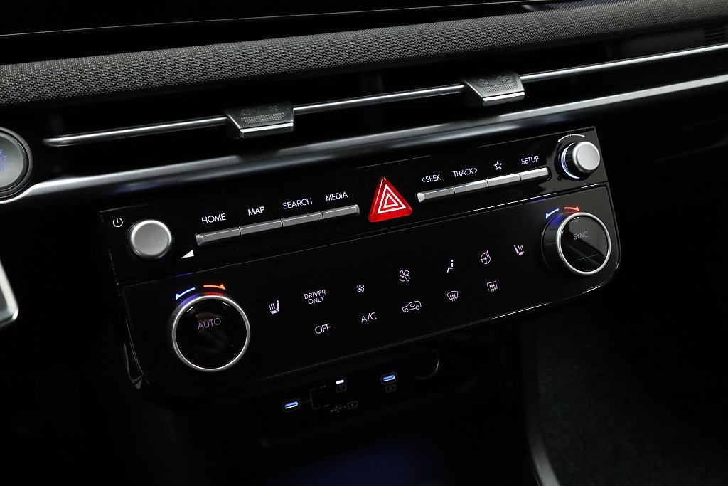 Vehicle Image 23