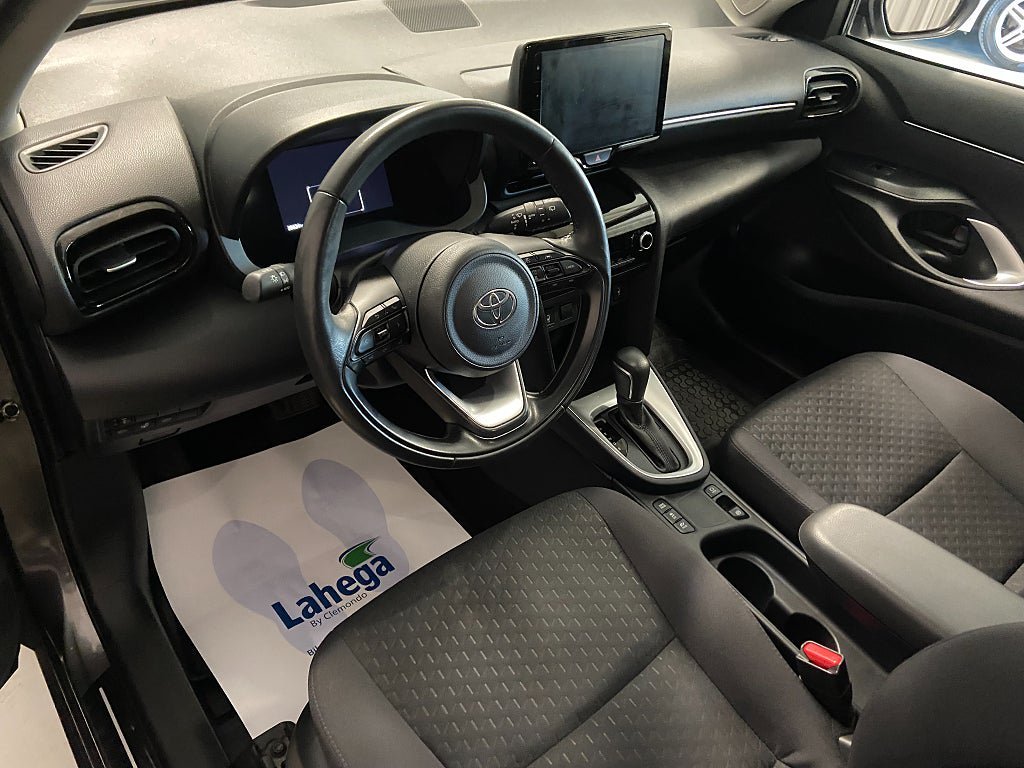 Vehicle Image 8