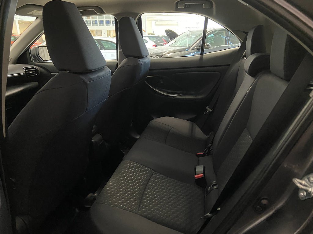 Vehicle Image 9