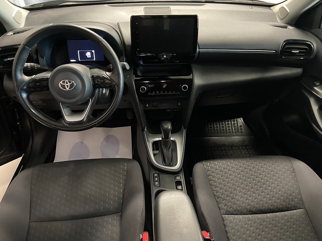 Vehicle Image 10