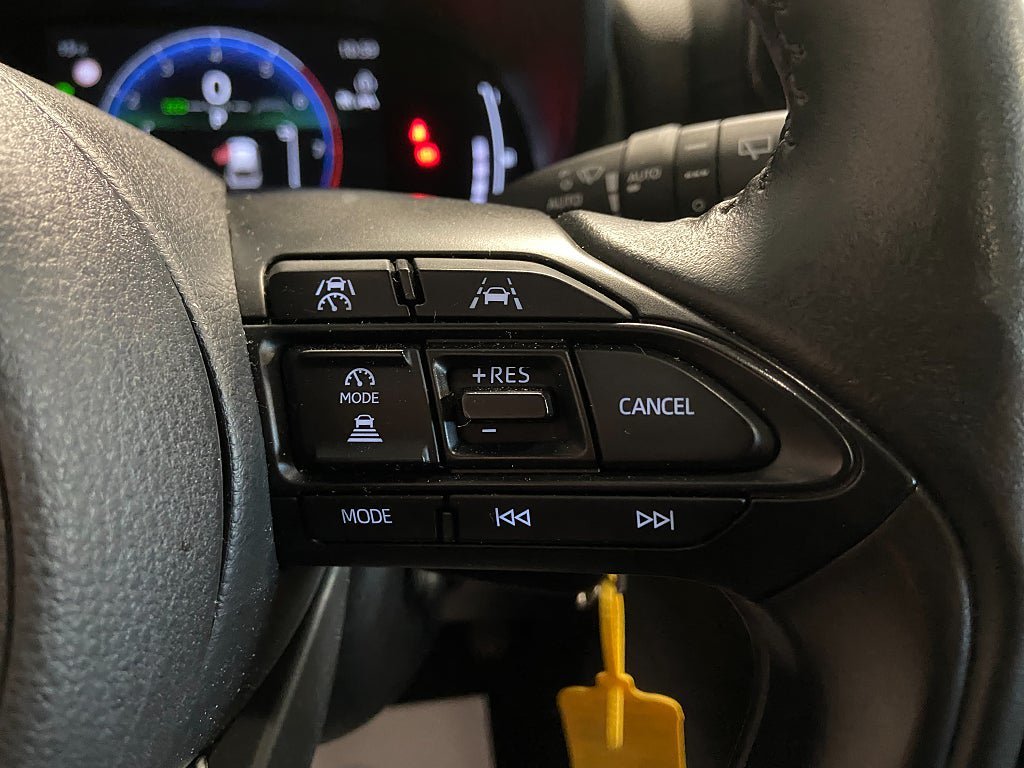 Vehicle Image 16