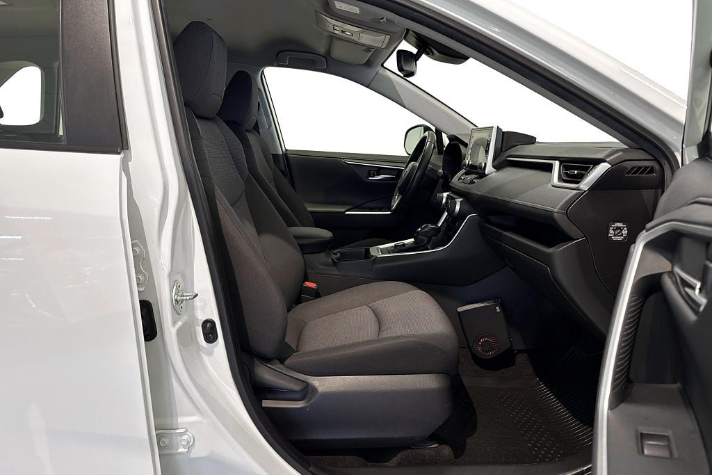 Vehicle Image 16