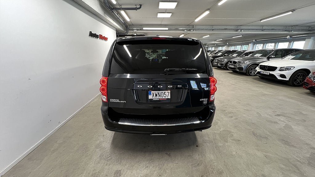 Vehicle Image 6