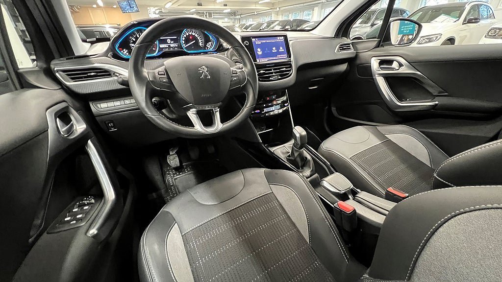 Vehicle Image 10
