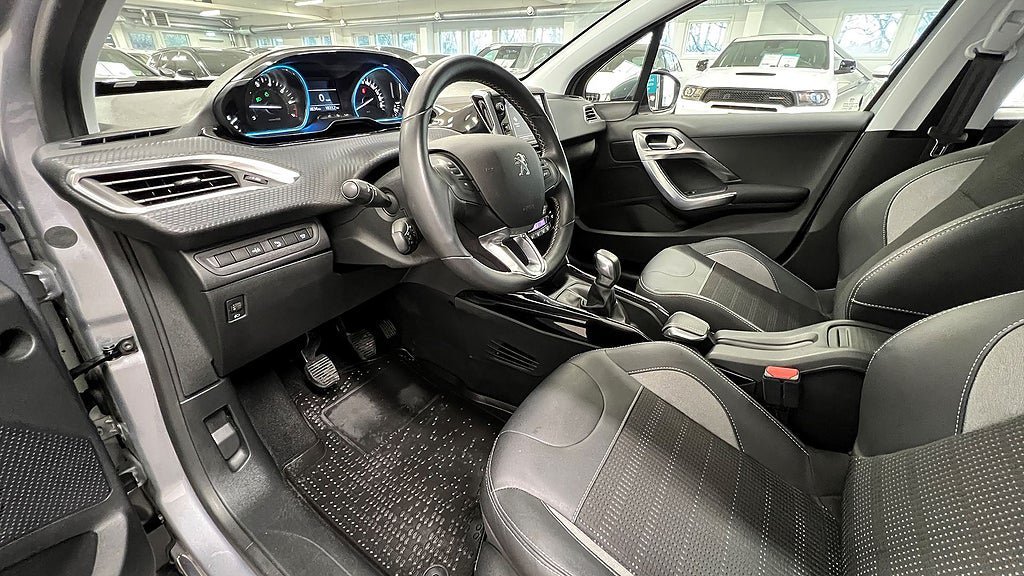 Vehicle Image 11