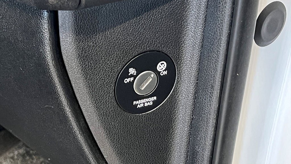 Vehicle Image 23