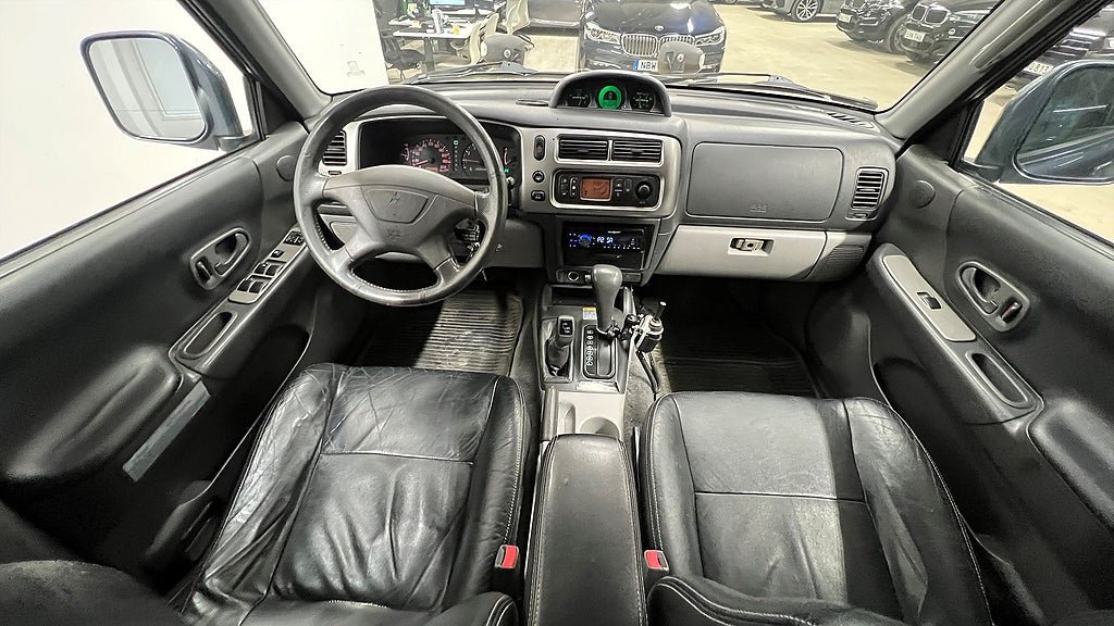 Vehicle Image 13