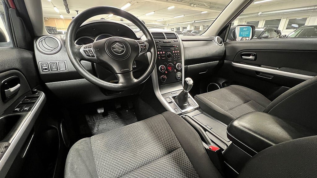 Vehicle Image 10