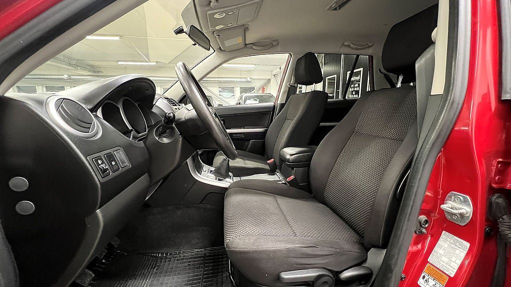 Vehicle Image 12