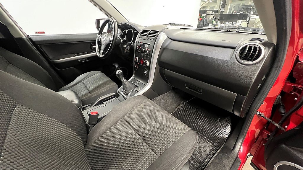 Vehicle Image 17