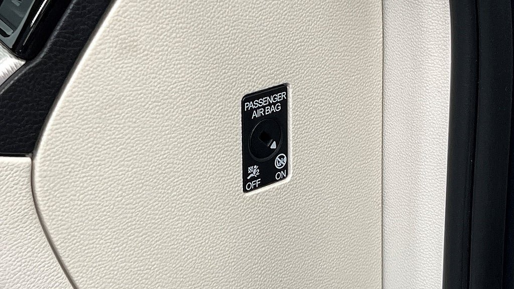 Vehicle Image 22