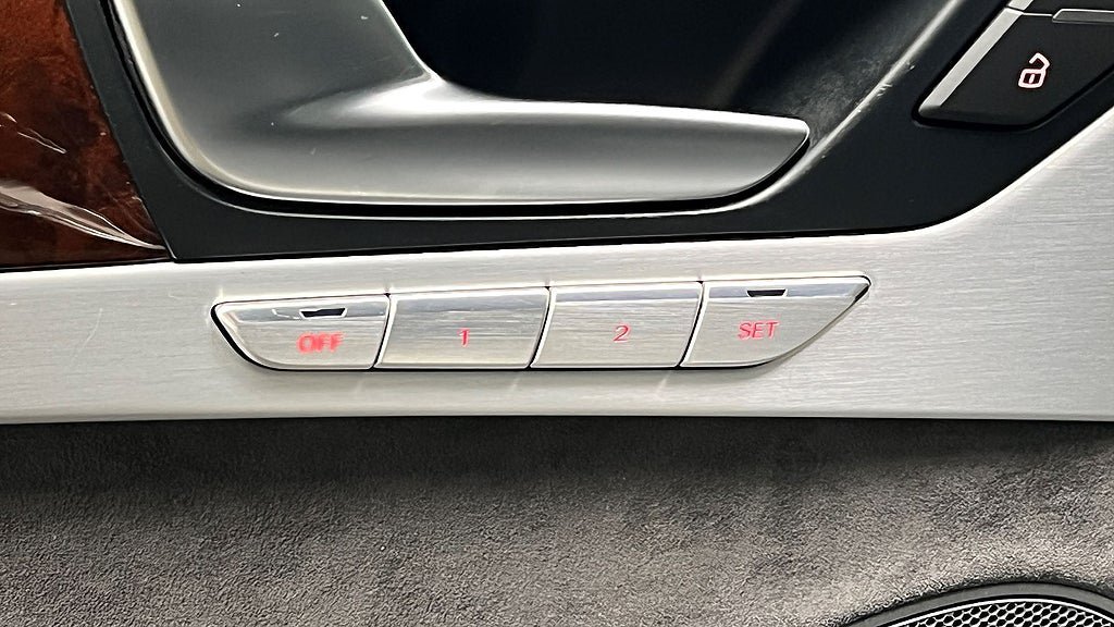Vehicle Image 26