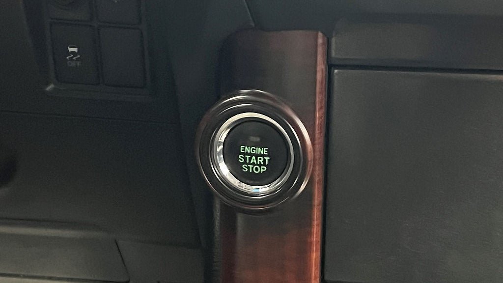 Vehicle Image 24