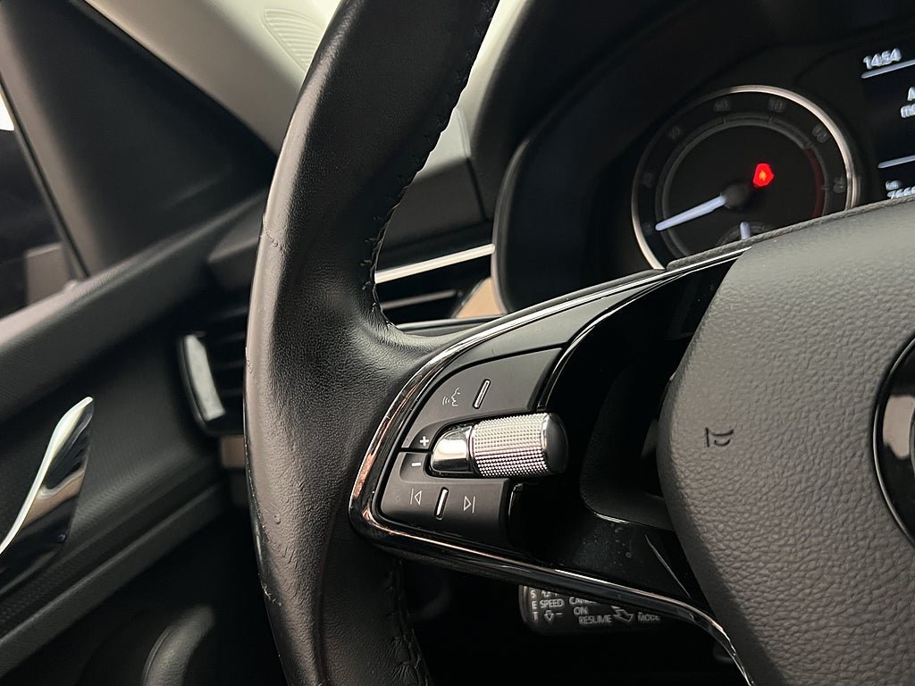 Vehicle Image 28