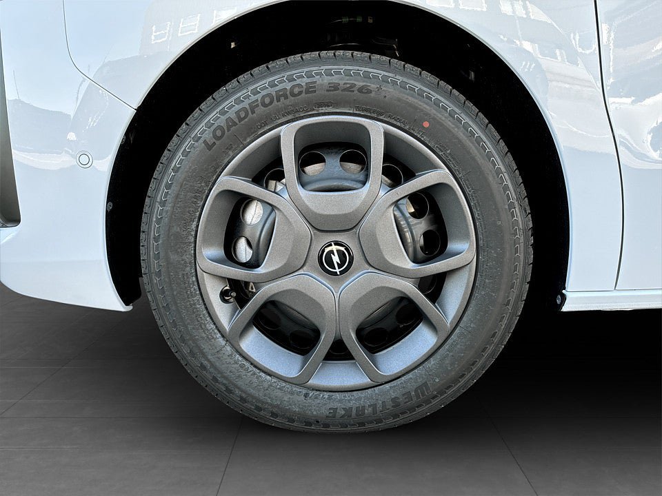 Vehicle Image 14