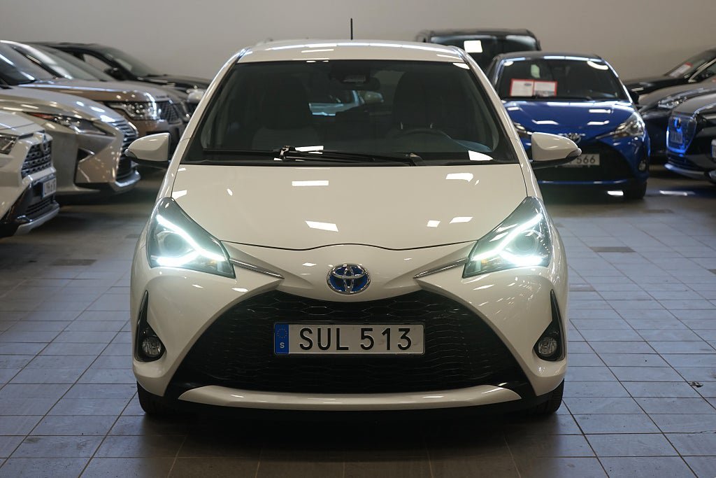 Vehicle Image 6