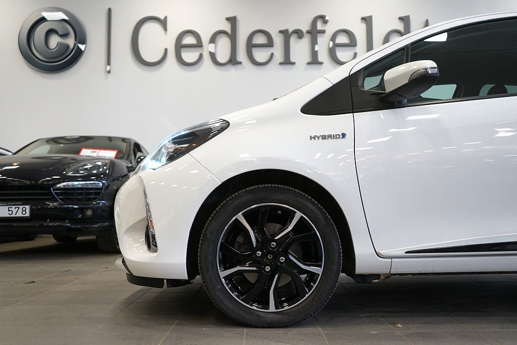 Vehicle Image 7