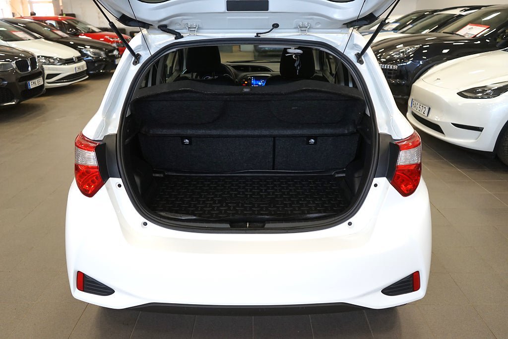 Vehicle Image 9