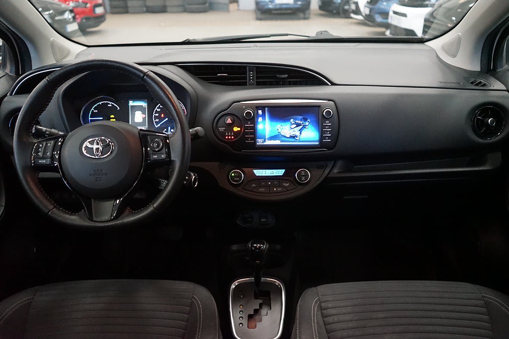 Vehicle Image 10