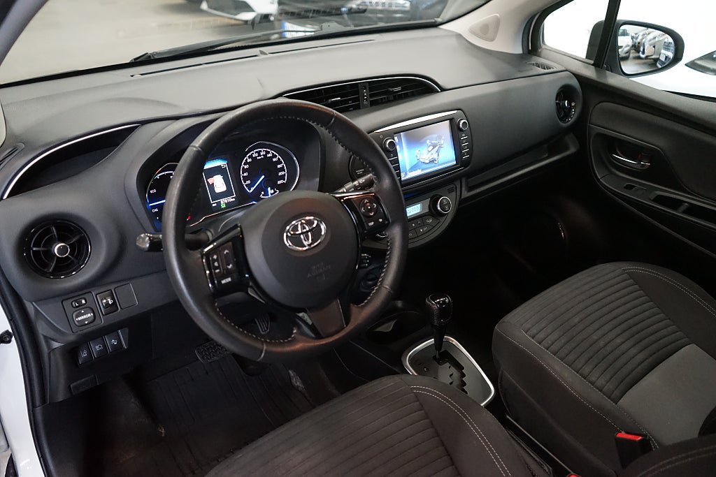 Vehicle Image 19