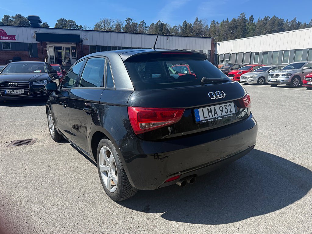 Vehicle Image 6