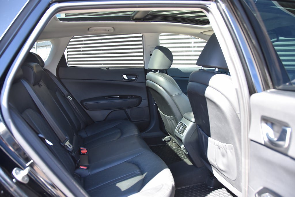 Vehicle Image 11