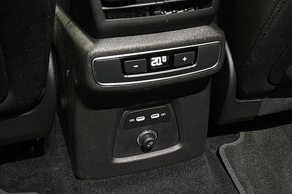 Vehicle Image 29