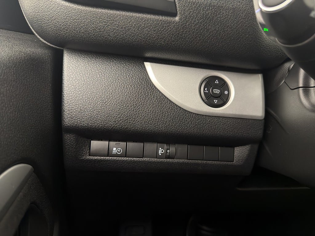 Vehicle Image 20