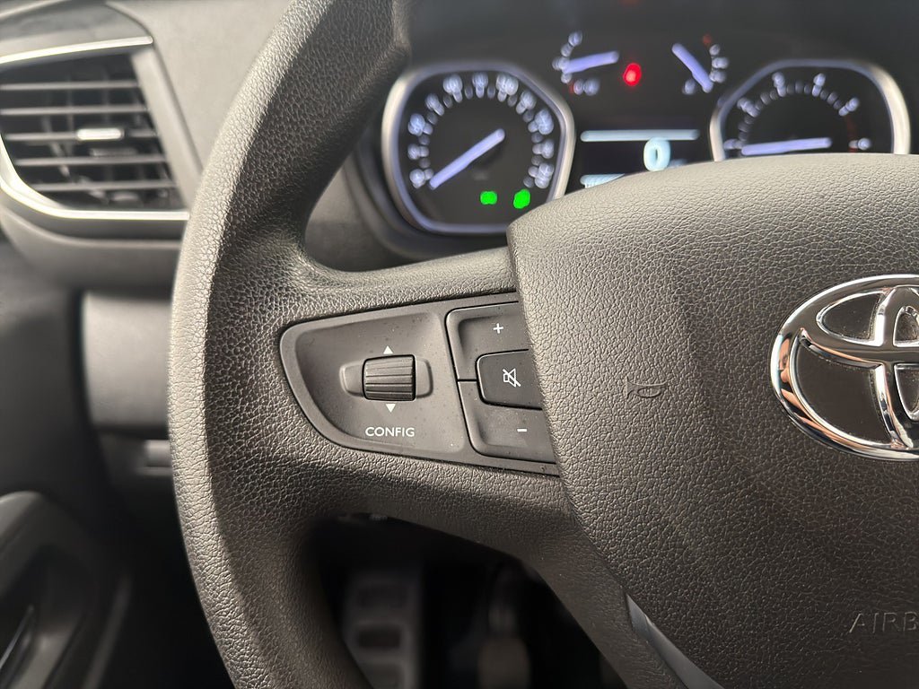 Vehicle Image 22