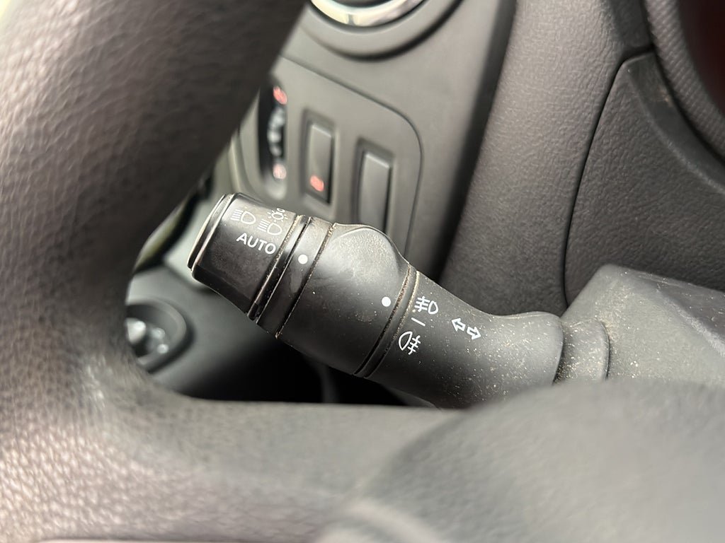 Vehicle Image 17