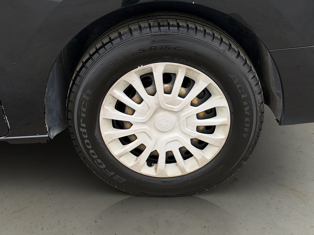 Vehicle Image 36