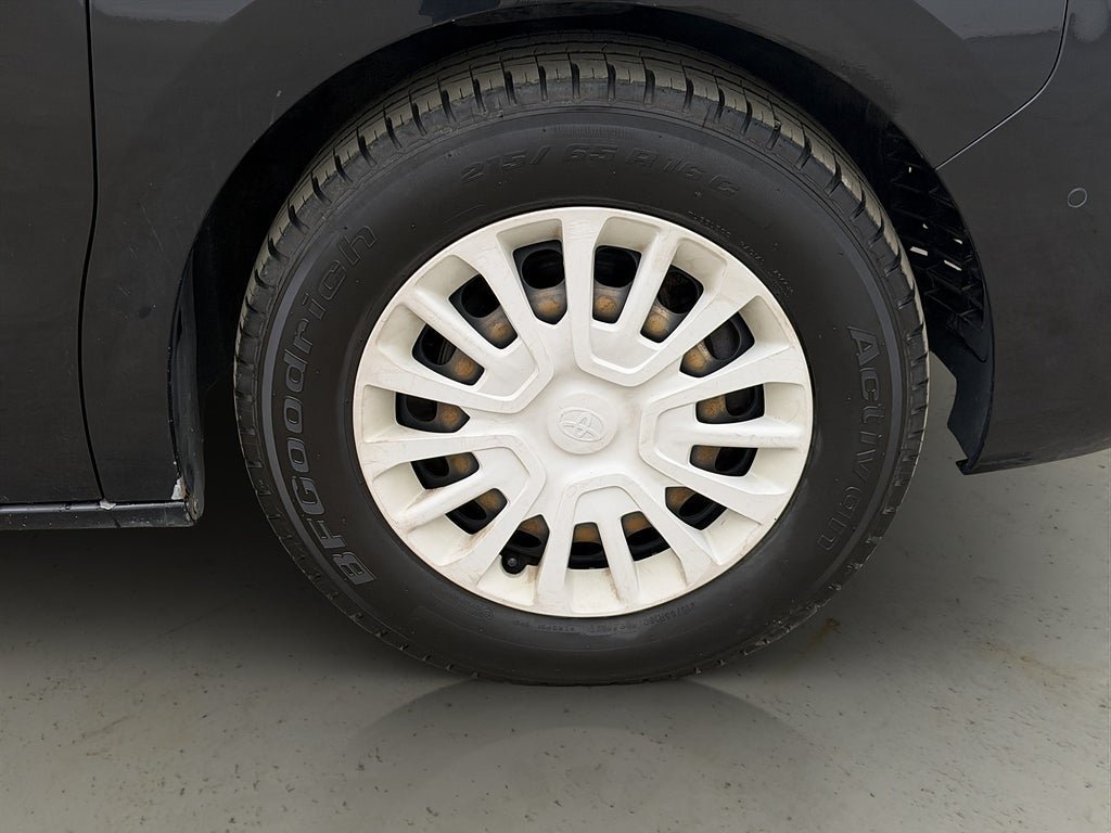 Vehicle Image 38